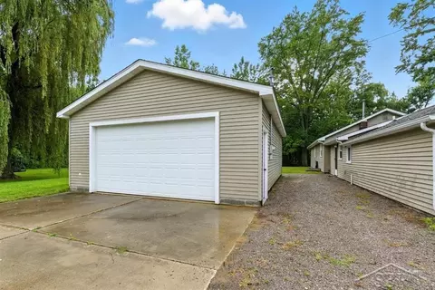 Exterior - 2910 E Baker, Midland, MI 48642 photo 7 of 7