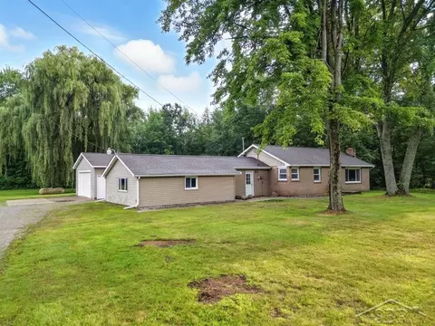 2910 E Baker, Midland, MI 48642