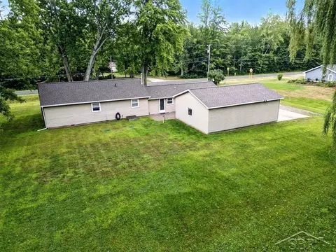 Exterior - 2910 E Baker, Midland, MI 48642 photo 6 of 7