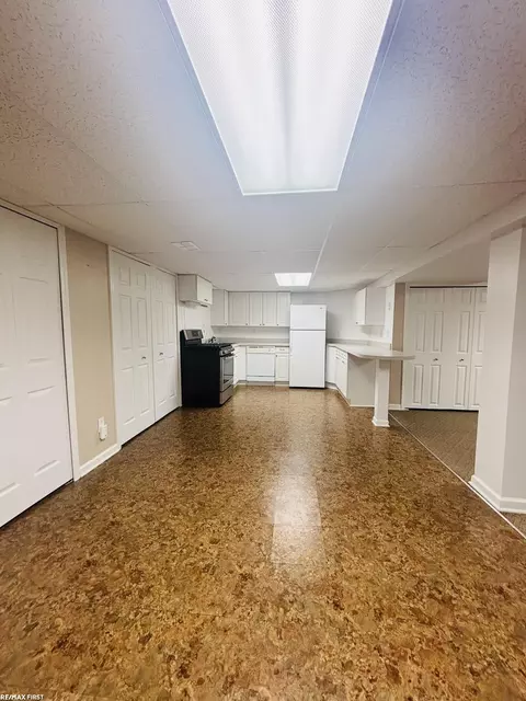 Kitchen - 49837 Hidden Vly, Macomb, MI 48044 photo 1 of 8