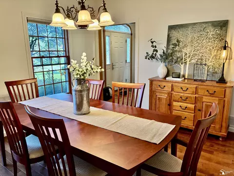 Dining - 788 Windsor, Monroe, MI 48161 photo 2 of 2