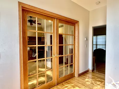 Entry Way - 788 Windsor, Monroe, MI 48161 photo 5 of 8