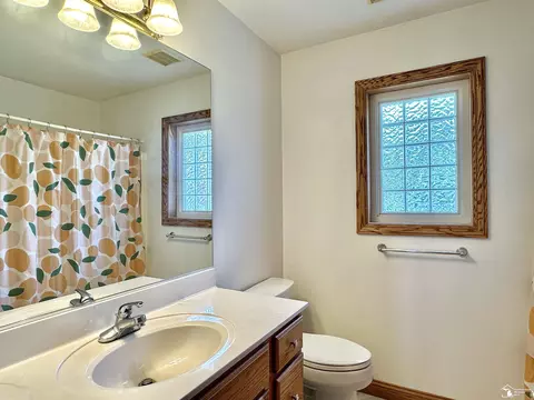 Bath - 788 Windsor, Monroe, MI 48161 photo 6 of 6