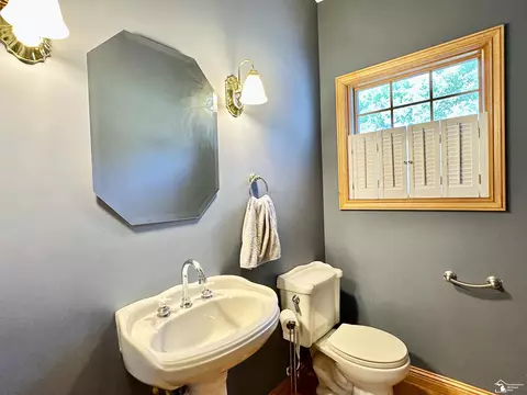 Bath - 788 Windsor, Monroe, MI 48161 photo 1 of 6