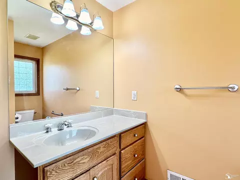 Bath - 788 Windsor, Monroe, MI 48161 photo 3 of 6
