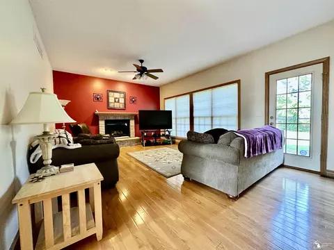 Living - 788 Windsor, Monroe, MI 48161 photo 1 of 4