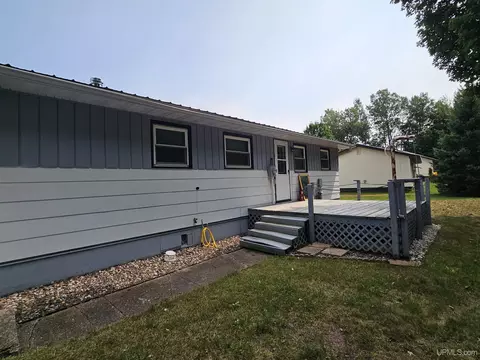 1029 Superior, White Pine, MI 49971 photo 3
