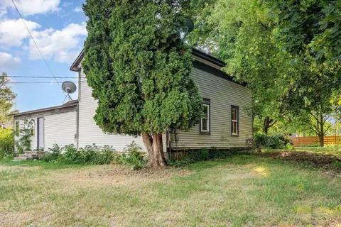224 S Camburn, Stanton, MI 48888