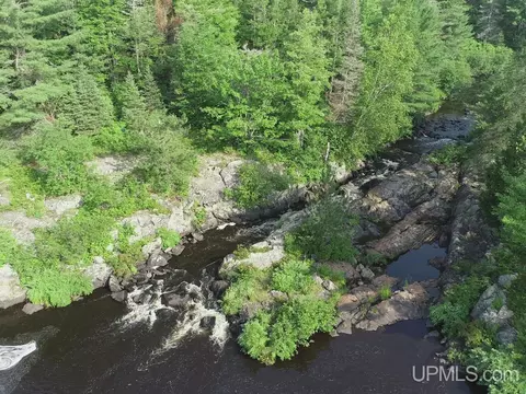 4753 W Tasson Rd, Ishpeming, MI 49849 photo 4