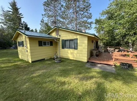 4753 W Tasson Rd, Ishpeming, MI 49849 photo 6