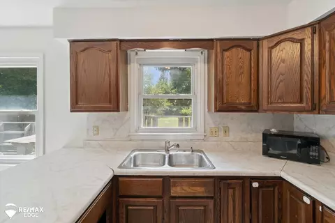 1825 Springfield, Flint, MI 48503 photo 19