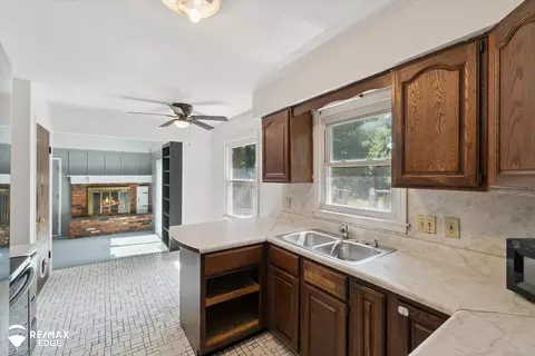 1825 Springfield, Flint, MI 48503 photo 17
