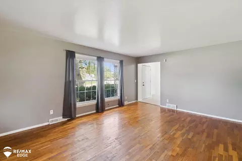 1825 Springfield, Flint, MI 48503 photo 8