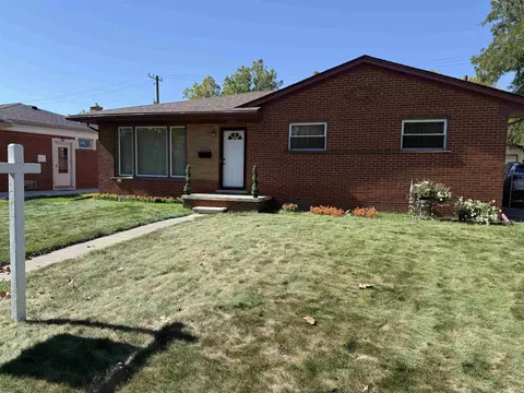 1742 Lakeview, Trenton, MI 48183