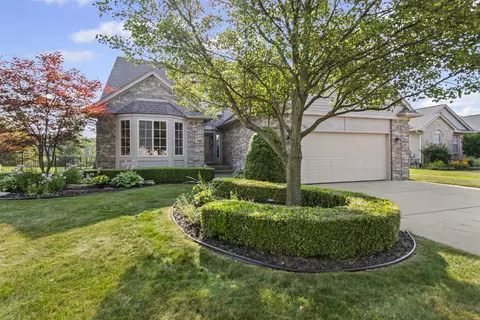 53120 Fox Pointe, New Baltimore, MI 48047 photo 2
