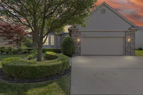 53120 Fox Pointe, New Baltimore, MI 48047