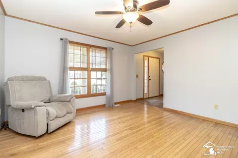 1099 Eagle, Temperance, MI 48182 photo 7