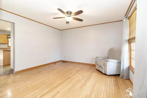 1099 Eagle, Temperance, MI 48182 photo 9