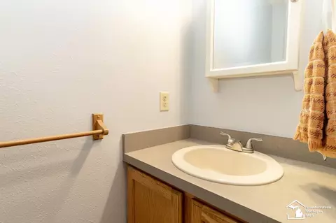 1099 Eagle, Temperance, MI 48182 photo 25