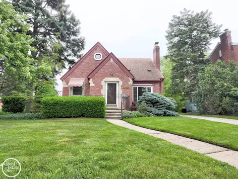 22609 Lakeland, Saint Clair Shores, MI 48081