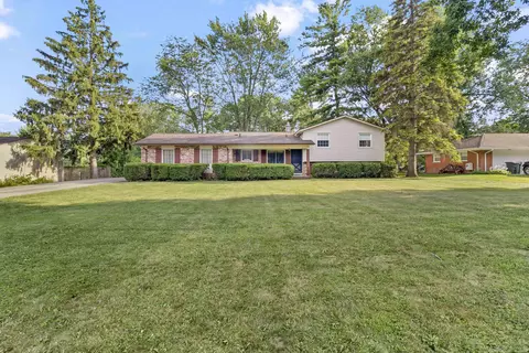 376 E Lovell, Troy, MI 48085