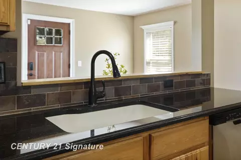 Kitchen - 4098 Crosby, Flint, MI 48506 photo 6 of 7