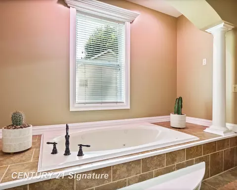 Bath - 4098 Crosby, Flint, MI 48506 photo 1 of 5