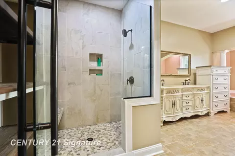 Bath - 4098 Crosby, Flint, MI 48506 photo 3 of 5