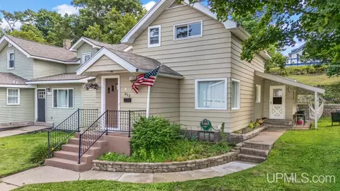 612 Roycroft, Kingsford, MI 49802