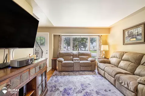 Living - 708 W Second, Davison, MI 48423 photo 1 of 2