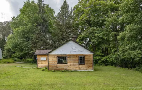 200 Willow, Iron River, MI 49935