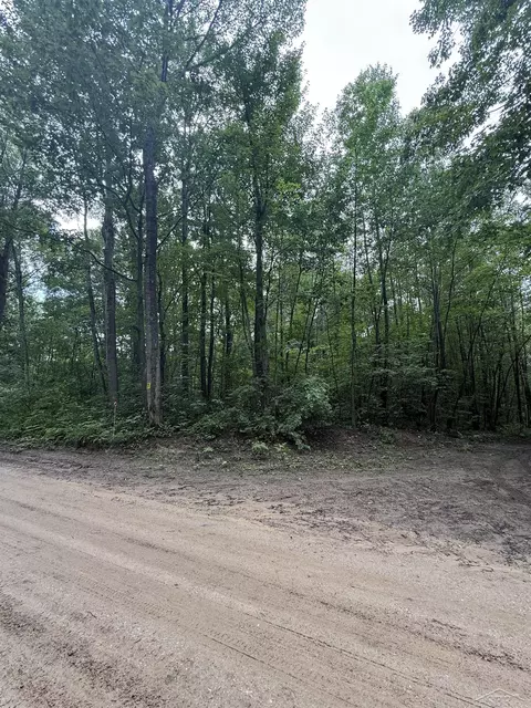 4477 E Frst, Harrison, MI 48625 photo 7