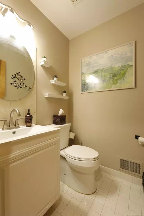 Bath - 21210 Fairfield, Macomb, MI 48044 photo 2 of 7