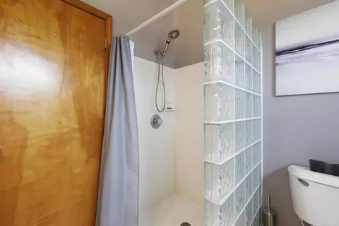 Bath - 21210 Fairfield, Macomb, MI 48044 photo 5 of 7