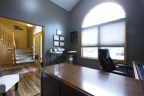 Entry Way - 21210 Fairfield, Macomb, MI 48044 photo 2 of 2