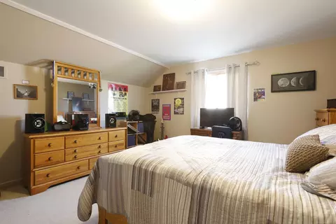 Bedroom - 21210 Fairfield, Macomb, MI 48044 photo 6 of 10