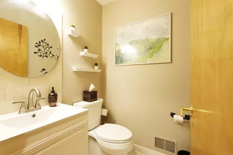 Bath - 21210 Fairfield, Macomb, MI 48044 photo 1 of 7