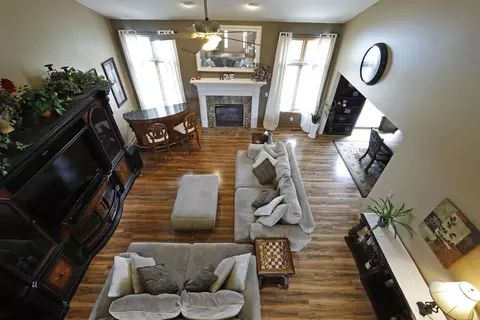 Living - 21210 Fairfield, Macomb, MI 48044 photo 4 of 6