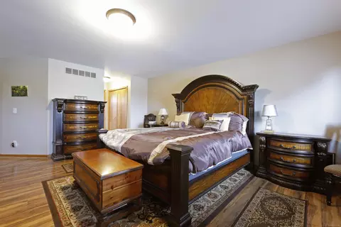 Bedroom - 21210 Fairfield, Macomb, MI 48044 photo 3 of 10