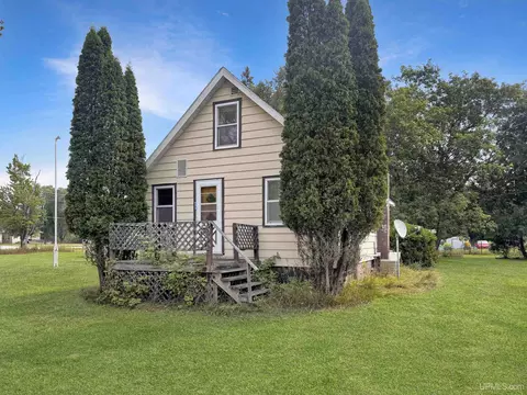 6886 M5, Escanaba, MI 49829