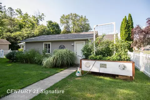 Exterior - 743 River, Flushing, MI 48433 photo 7 of 10