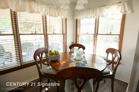 Dining - 743 River, Flushing, MI 48433 photo 1 of 2