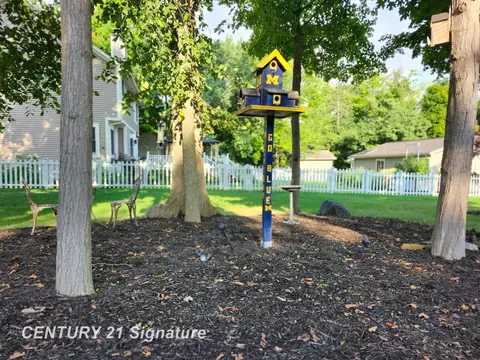 Exterior - 743 River, Flushing, MI 48433 photo 9 of 10