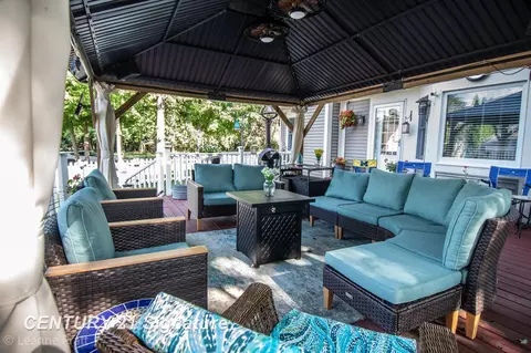 Exterior - 743 River, Flushing, MI 48433 photo 4 of 10