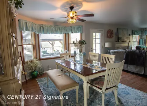 Dining - 743 River, Flushing, MI 48433 photo 2 of 2