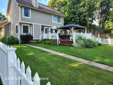 Exterior - 743 River, Flushing, MI 48433 photo 6 of 10