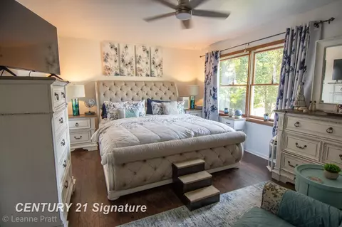 Bedroom - 743 River, Flushing, MI 48433 photo 2 of 4