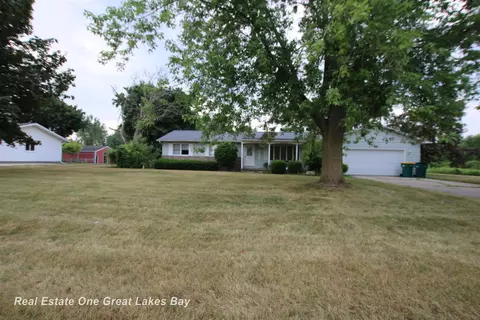 2002 Cass, Bay City, MI 48708