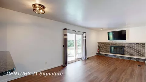 Living - 8547 Tim Tam, Flushing, MI 48433 photo 6 of 7