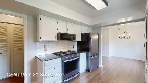Kitchen - 8547 Tim Tam, Flushing, MI 48433 photo 4 of 4